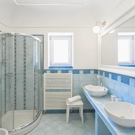 Dei Lecci - 7 Luxury With Private Pool Or Jacuzzi Villa