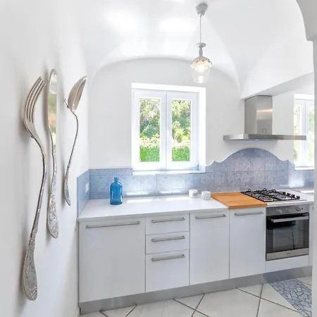 Dei Lecci - 7 Luxury With Private Pool Or Jacuzzi Villa