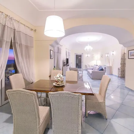 Dei Lecci - 7 Luxury With Private Pool Or Jacuzzi 빌라